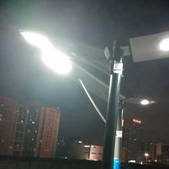 太阳能锂电池路灯 — 查看产品
